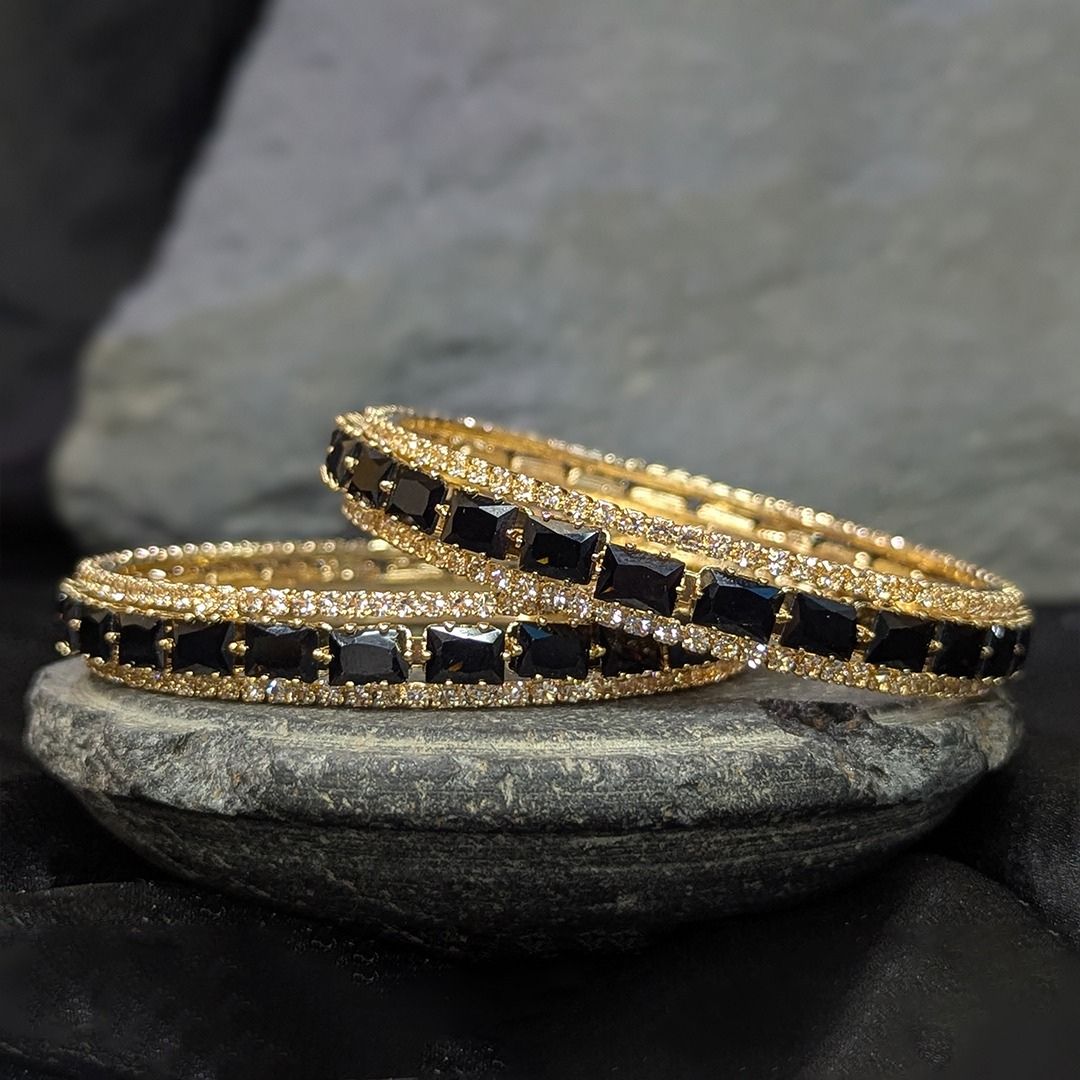 Zircon Black One Karat Kara Pair 1567