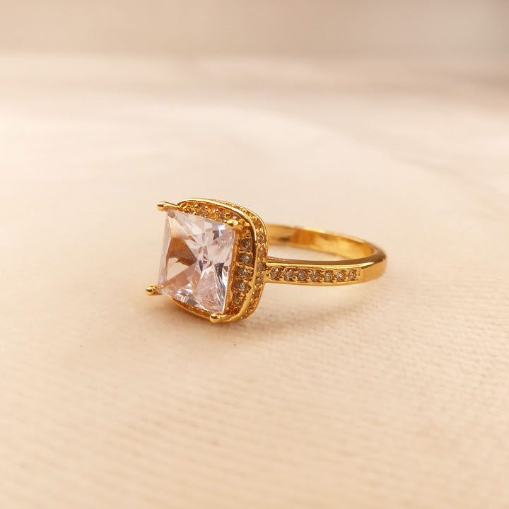 Golden Crystal Ring 0595