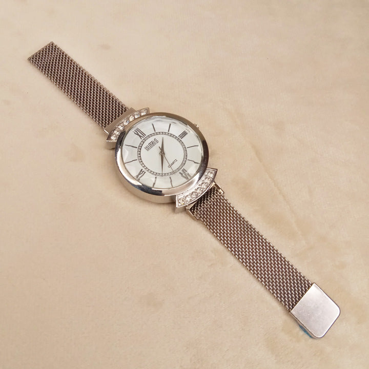 Silver Magnet Strap Watch 0573