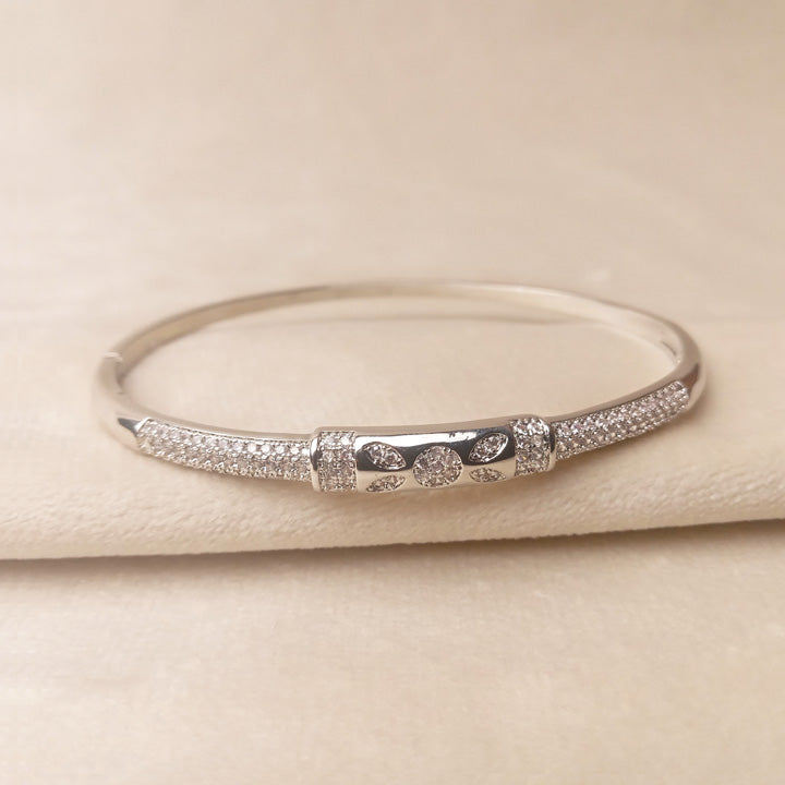 Silver Kara Bangle 0755