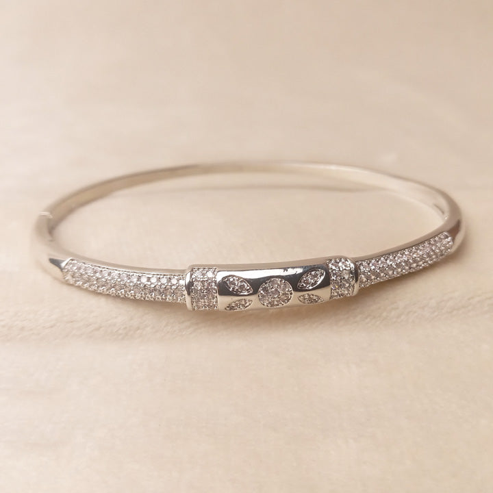 Silver Kara Bangle 0755