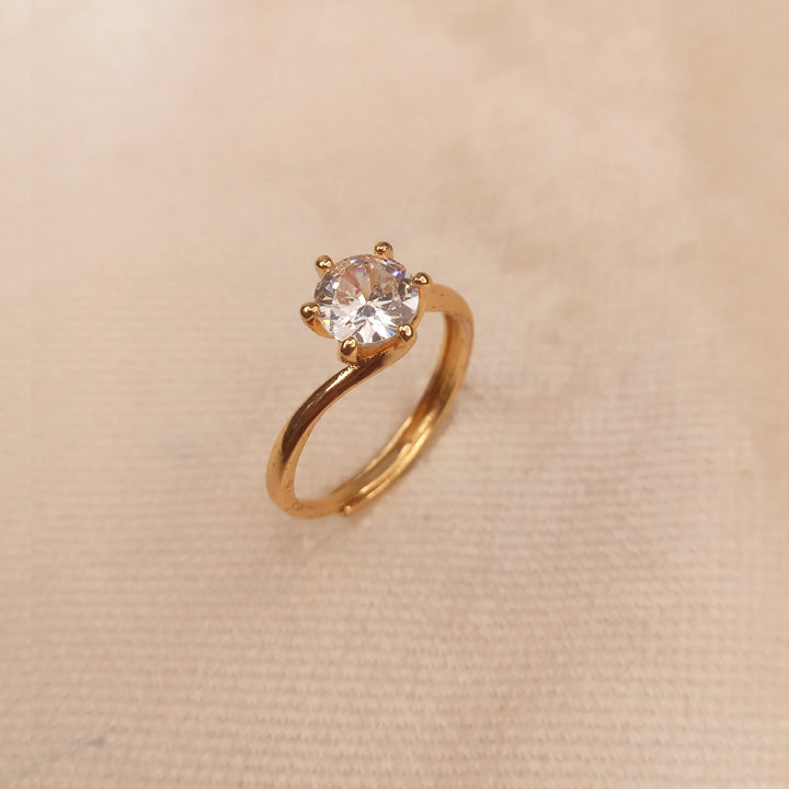 solitaire golden ring for girls