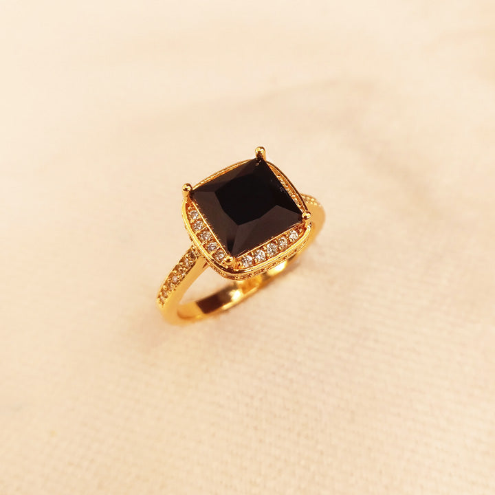 Golden Black Ring 0595