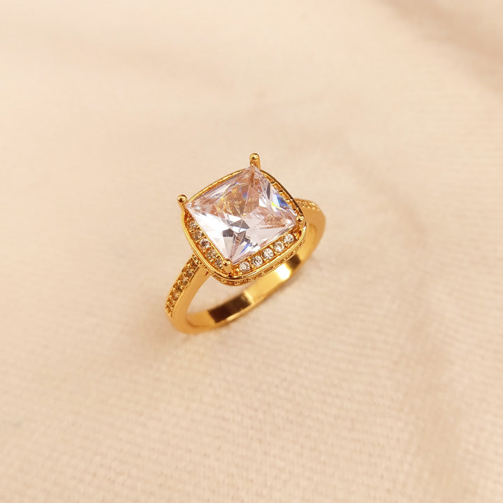 Golden Crystal Ring 0595