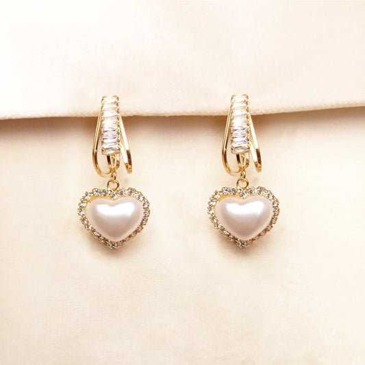White Heart Pearl Earrings 0681