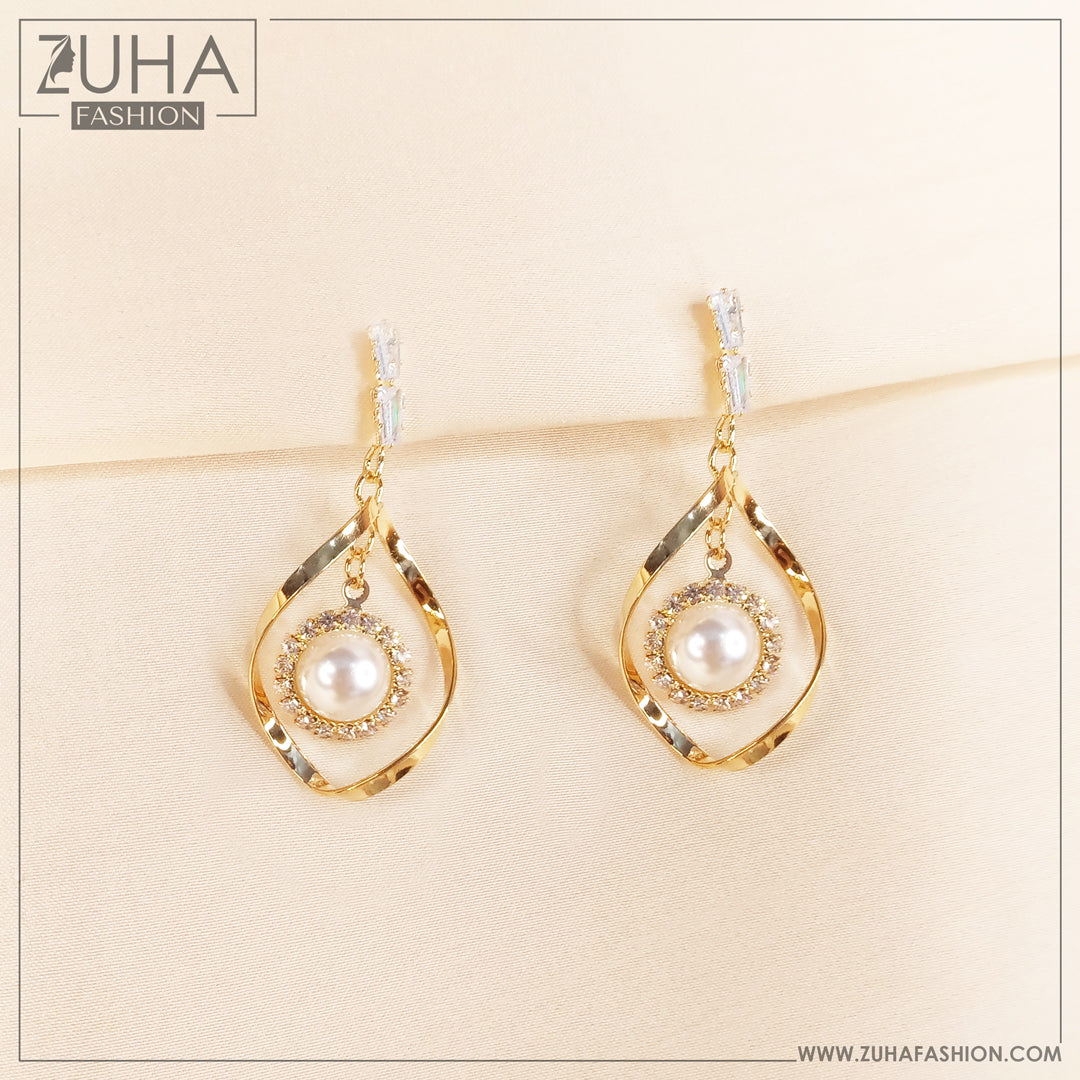 Stylish Golden Pearl Earrings 0401