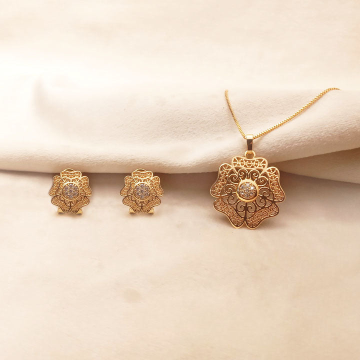 Golden Flower Necklace Set Design 0761